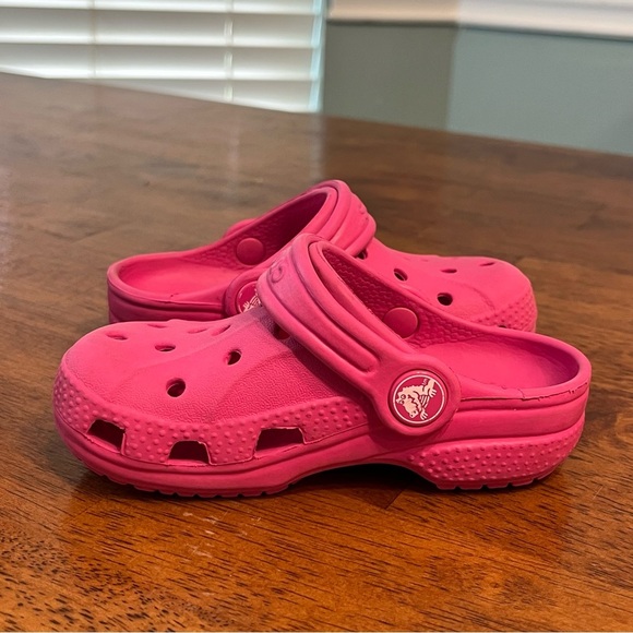 Crocs Dark Pink clog sandal shoe size 6-7 - Picture 3 of 10